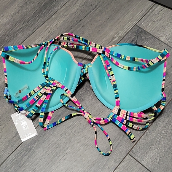 38D and 38DD swim tops - Picture 5 of 6